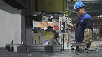 开足马力忙生产 全力冲刺四季度